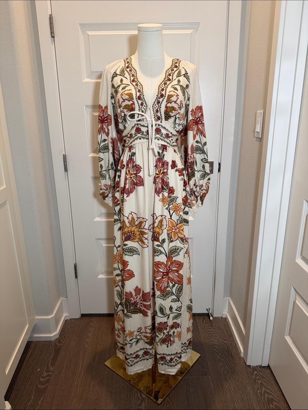 FARM Rio White Maxi Dress with Orange and Green Floral Embroidery Size S - Picture 6 of 12